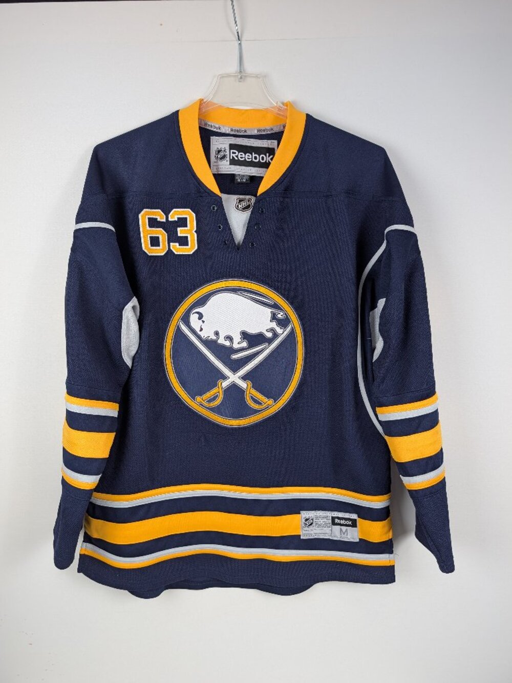 Buffalo Sabres Tyler Ennis jersey - Medium